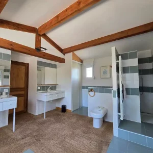 14-gite-oppede-salle-de-bain-double-vasque