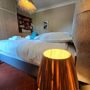 23-gite-oppede-chambre-ambiance