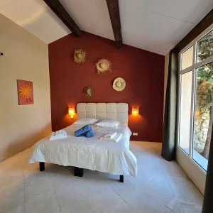 27-gite-oppede-chambre-terracotta